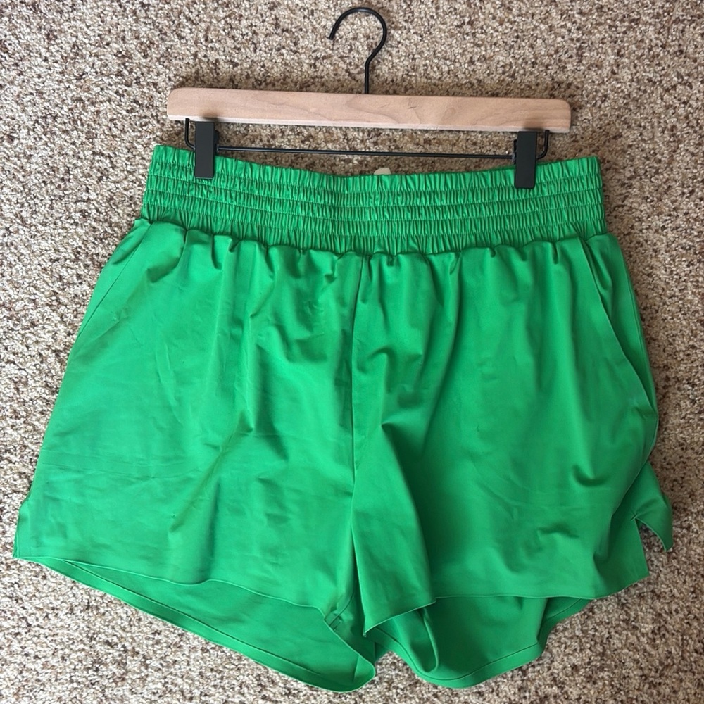 Zyia Active Green Finesse Shorts